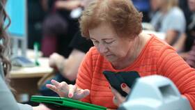 Как оформить пенсию в 55 лет в Swatch